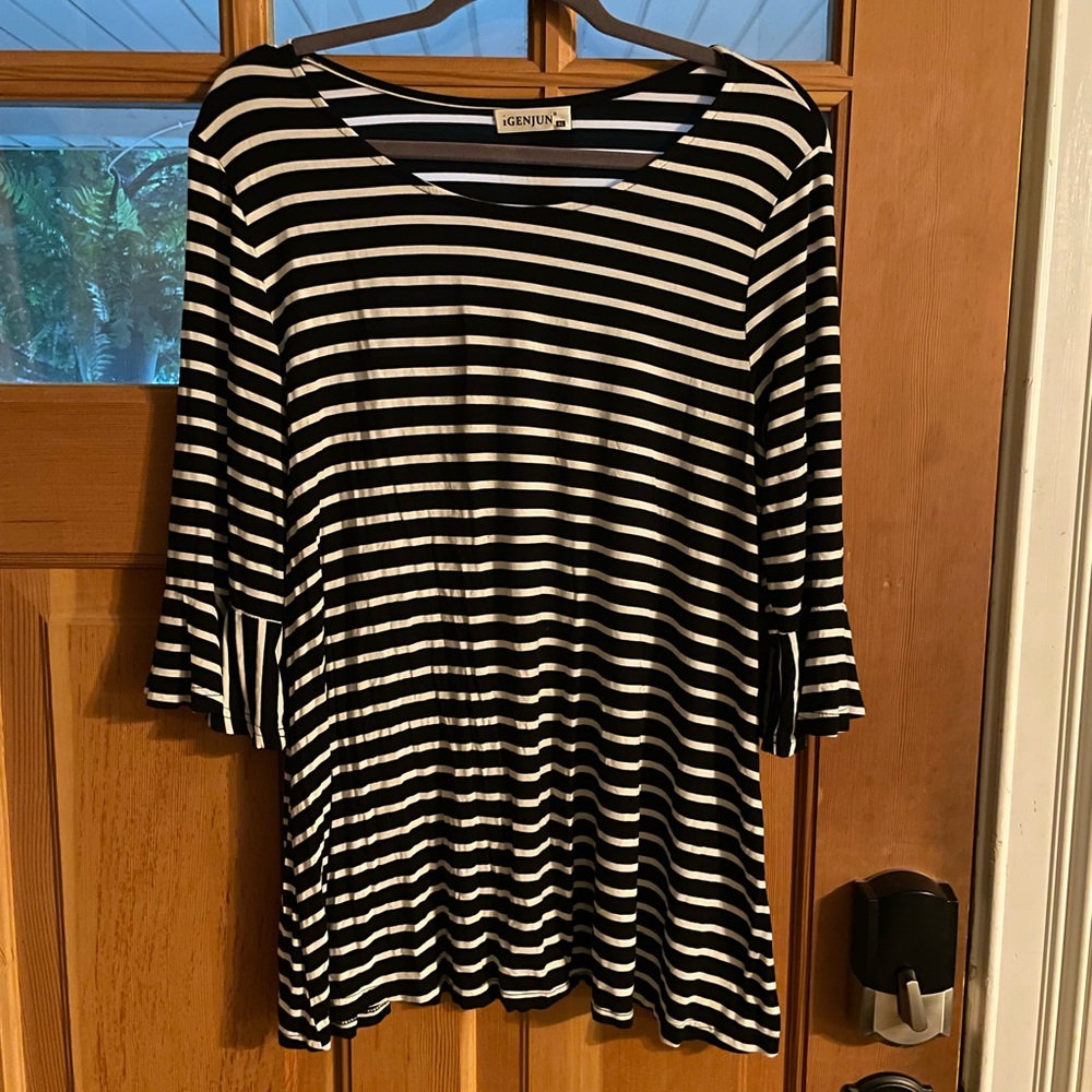 Striped 3/4 length sleeve blouse